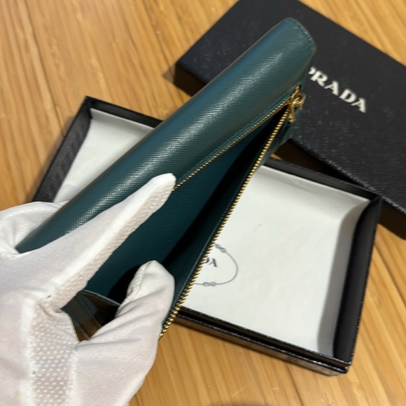 Prada Ottanio Saffiano Metal Wallet - Picture 5 of 9